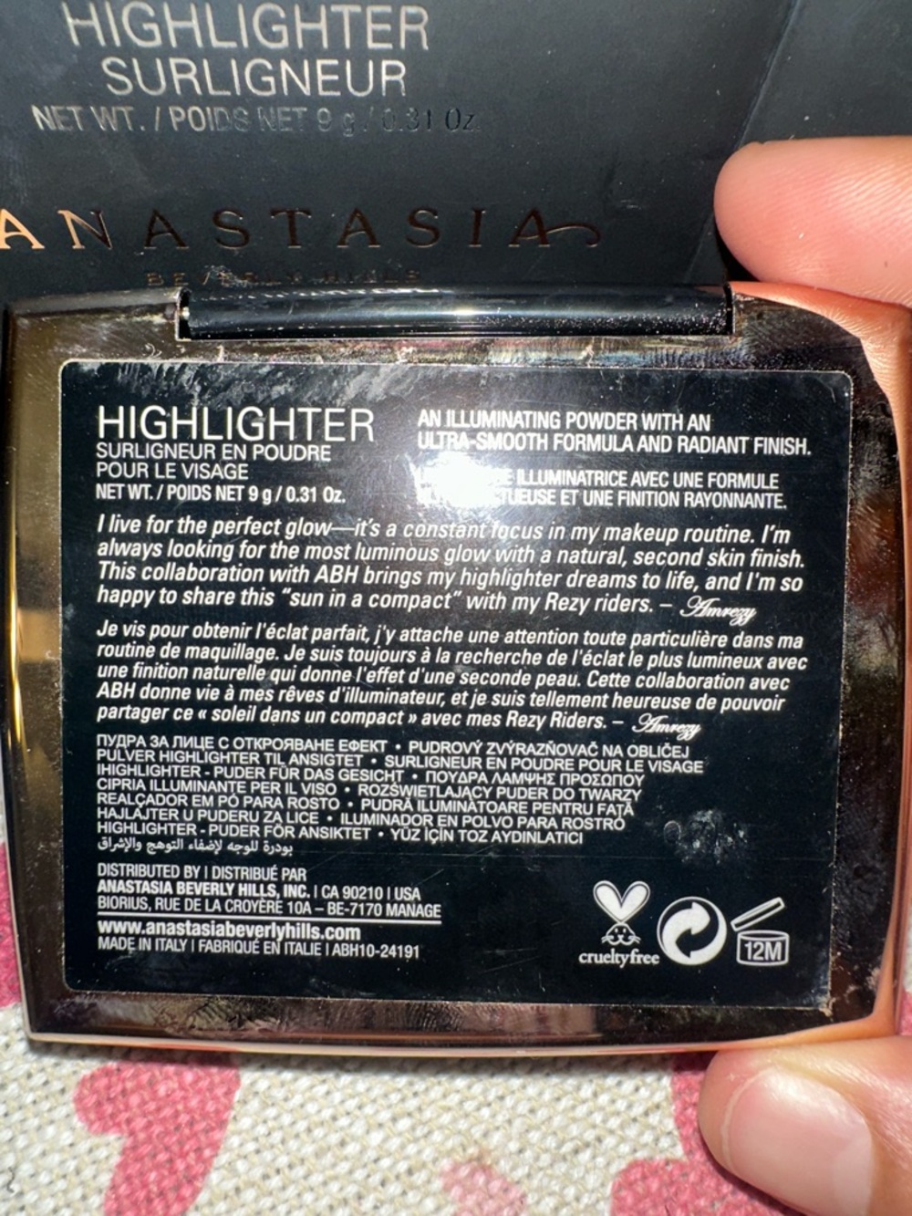 Anastasia Beverly Hills Amrezy Highlighter Compact - Black & Gold - Picture 5 of 5